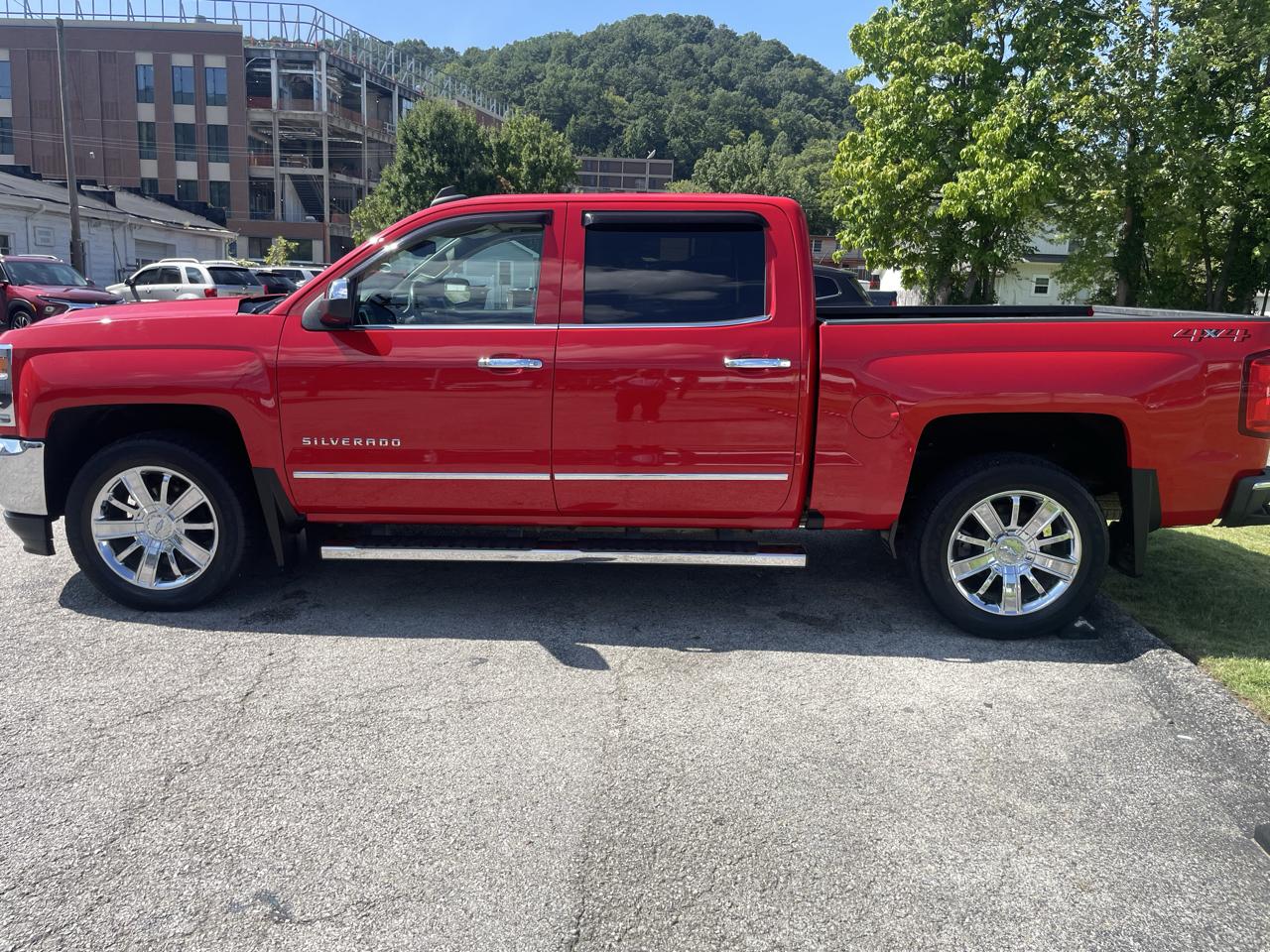 Chevrolet Silverado 1500 4WD Crew Cab 143.5" LTZ w/1LZ 2018