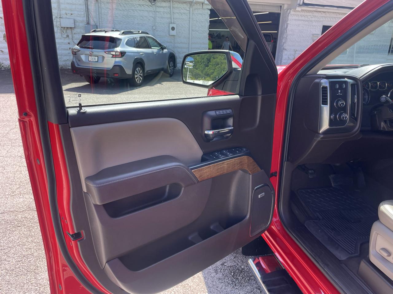 Chevrolet Silverado 1500 4WD Crew Cab 143.5" LTZ w/1LZ 2018