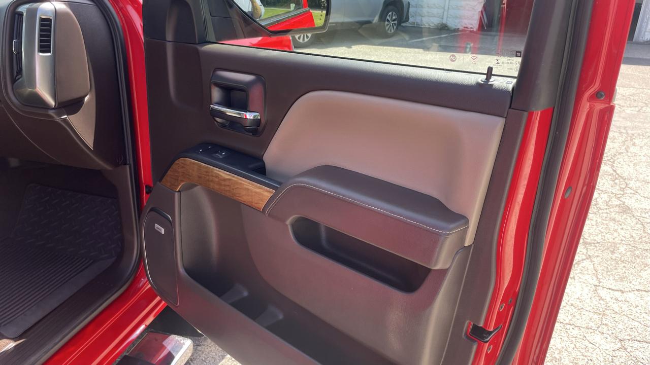 Chevrolet Silverado 1500 4WD Crew Cab 143.5" LTZ w/1LZ 2018