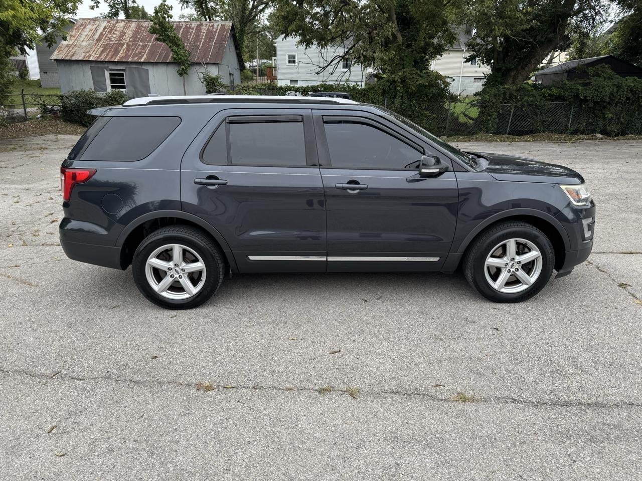 Ford Explorer XLT 4WD 2017