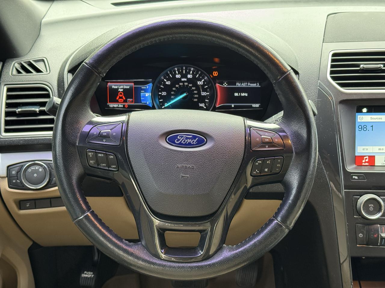 Ford Explorer XLT 4WD 2017