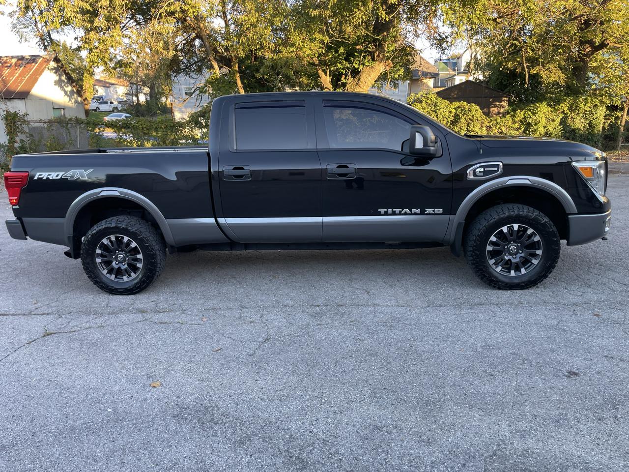 Nissan Titan XD 4WD Crew Cab PRO-4X Diesel 2016