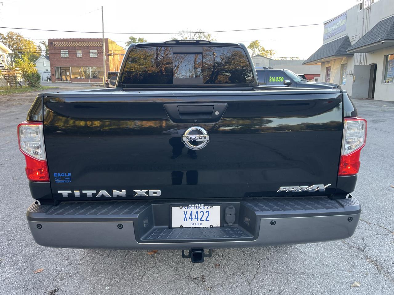 Nissan Titan XD 4WD Crew Cab PRO-4X Diesel 2016