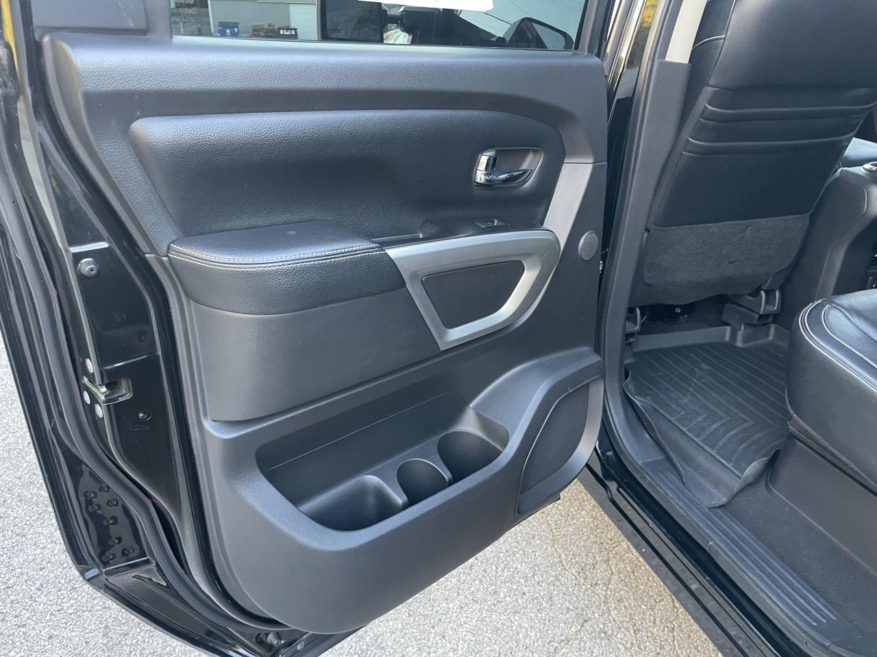 Nissan Titan XD 4WD Crew Cab PRO-4X Diesel 2016