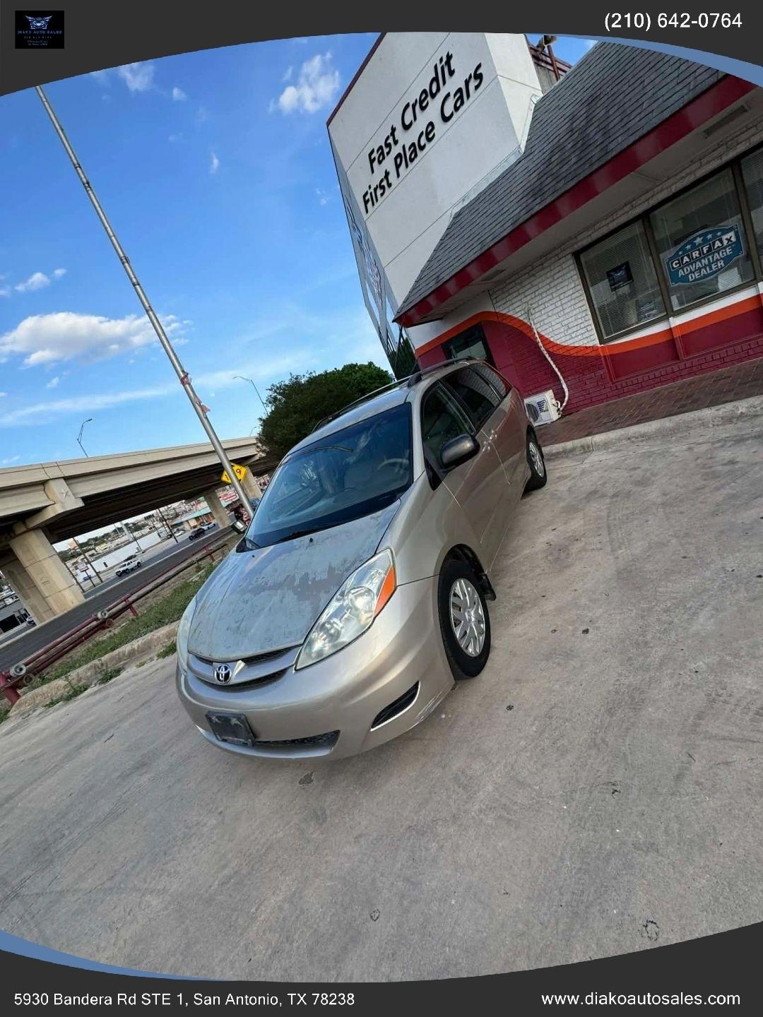 2008 Toyota Sienna LE FWD 8-Passenger Seating
