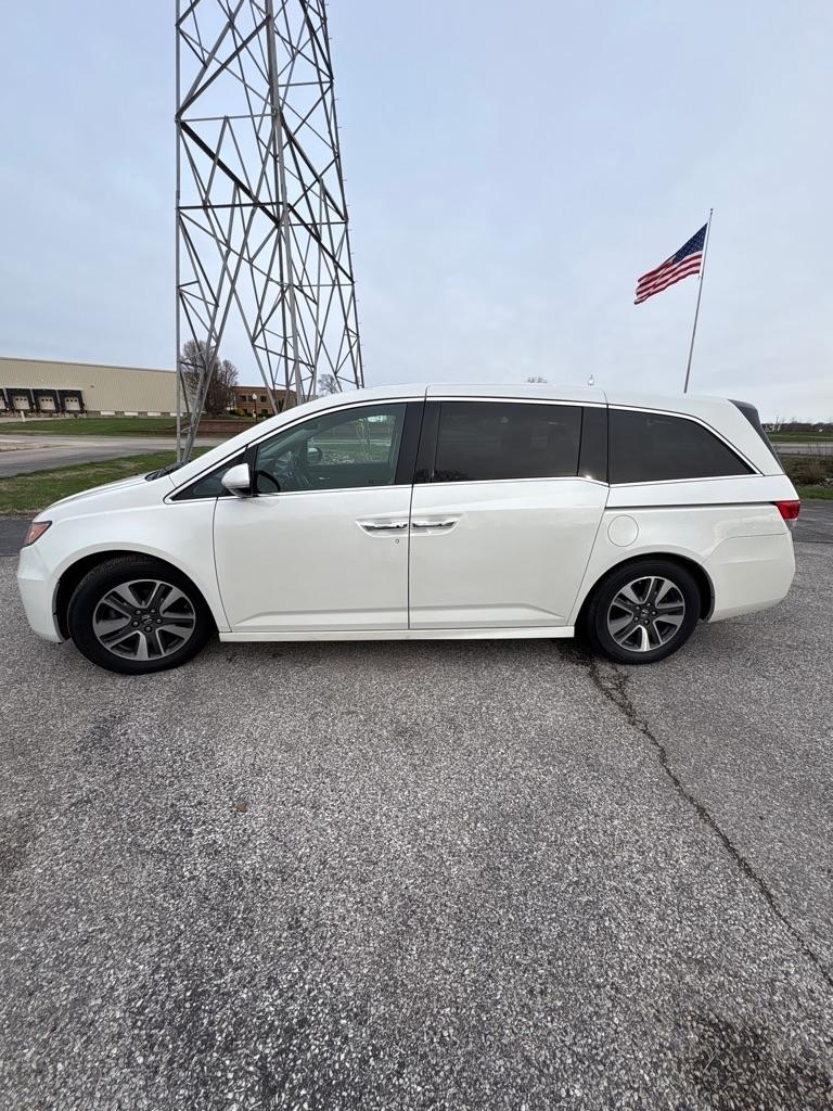 2017 Honda Odyssey Touring Elite's photo