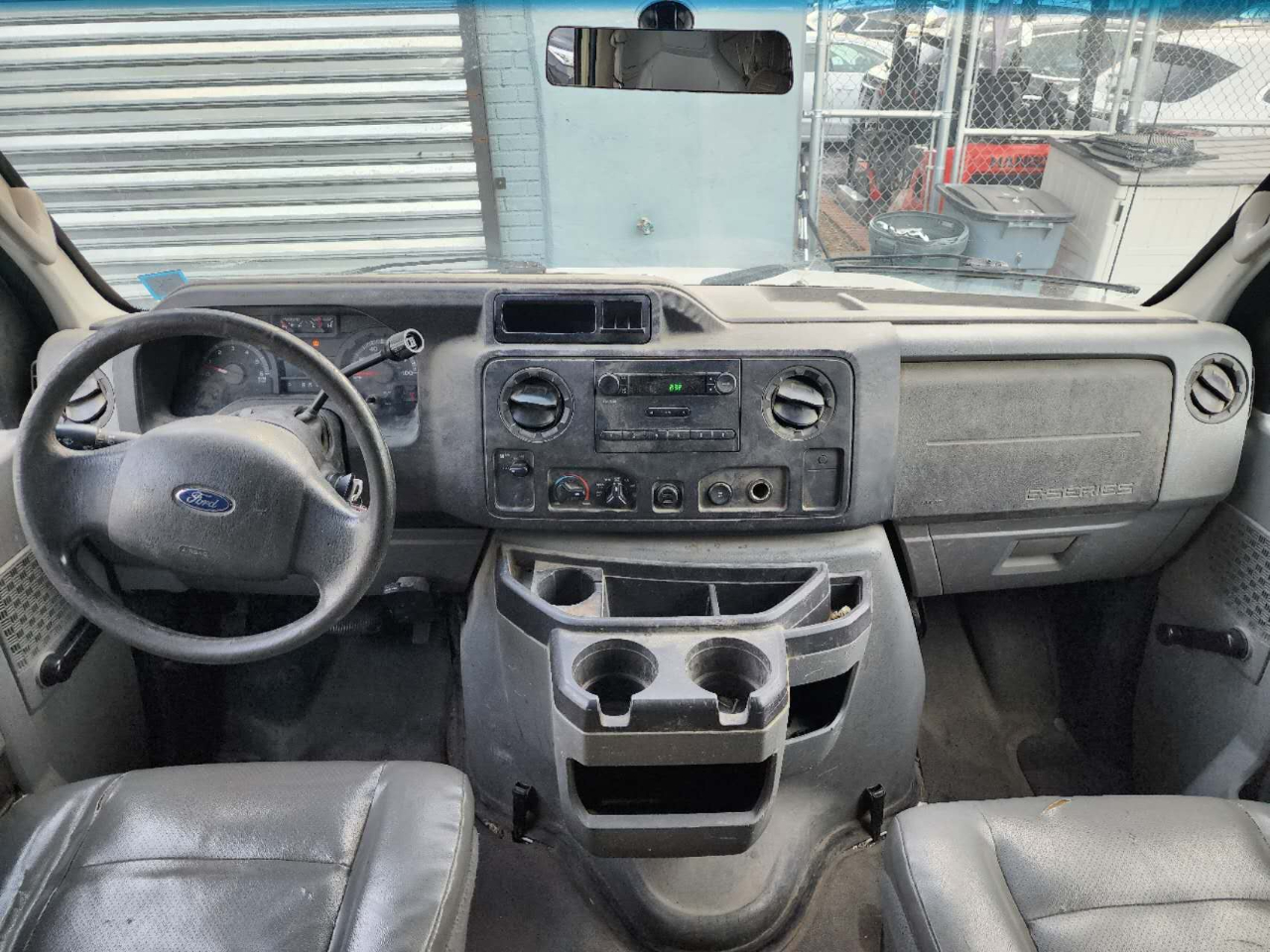 2011 Ford E-250 photo 8