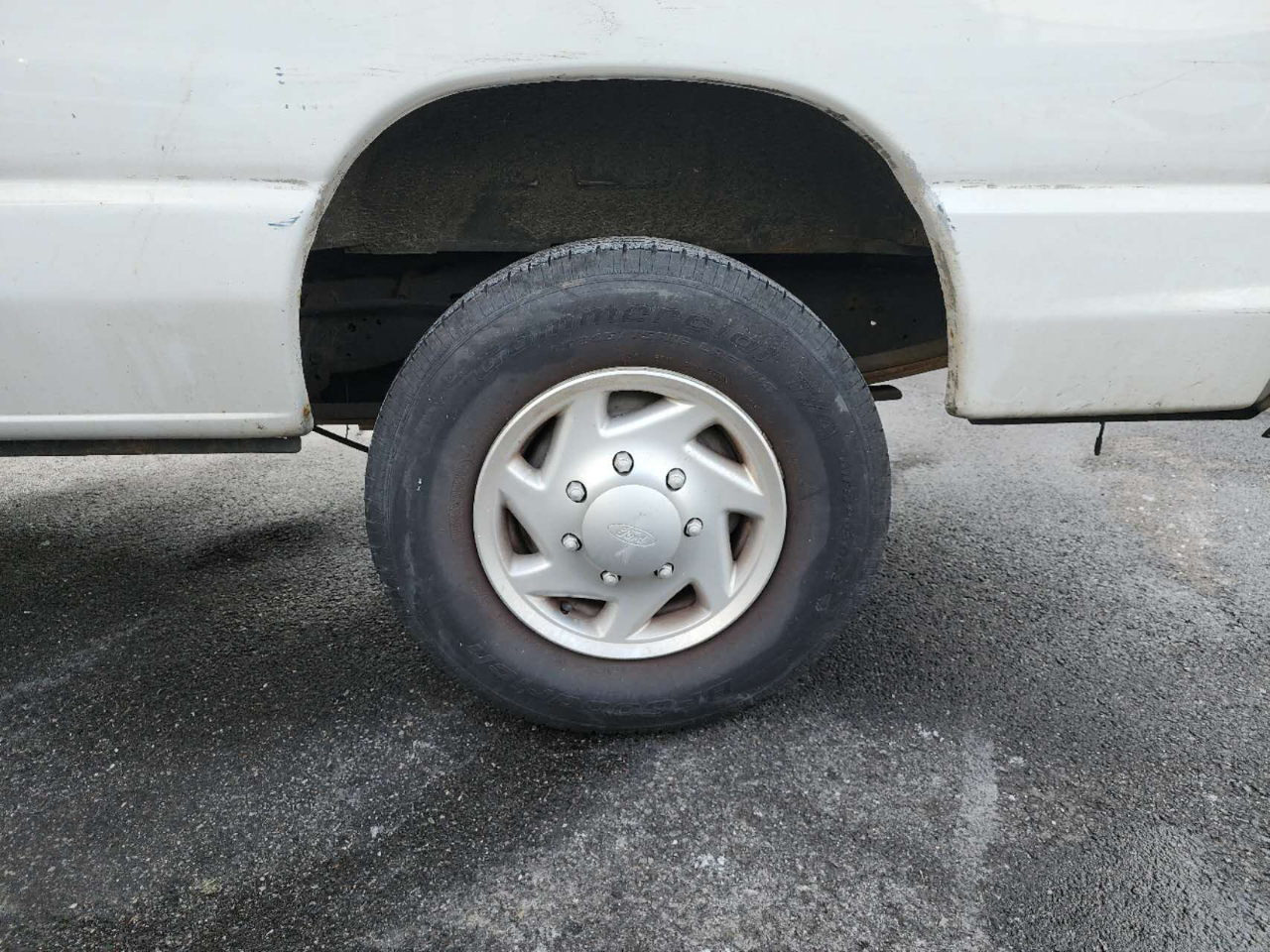 2011 Ford E-250 photo 15