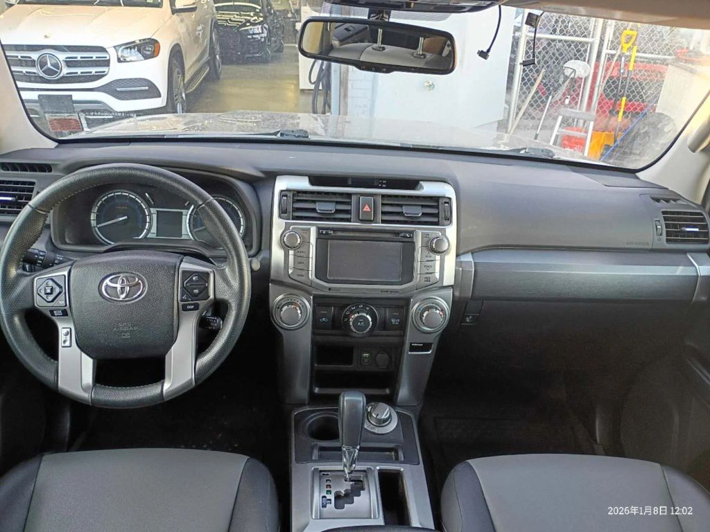 Toyota 4Runner SR5 4WD 2017