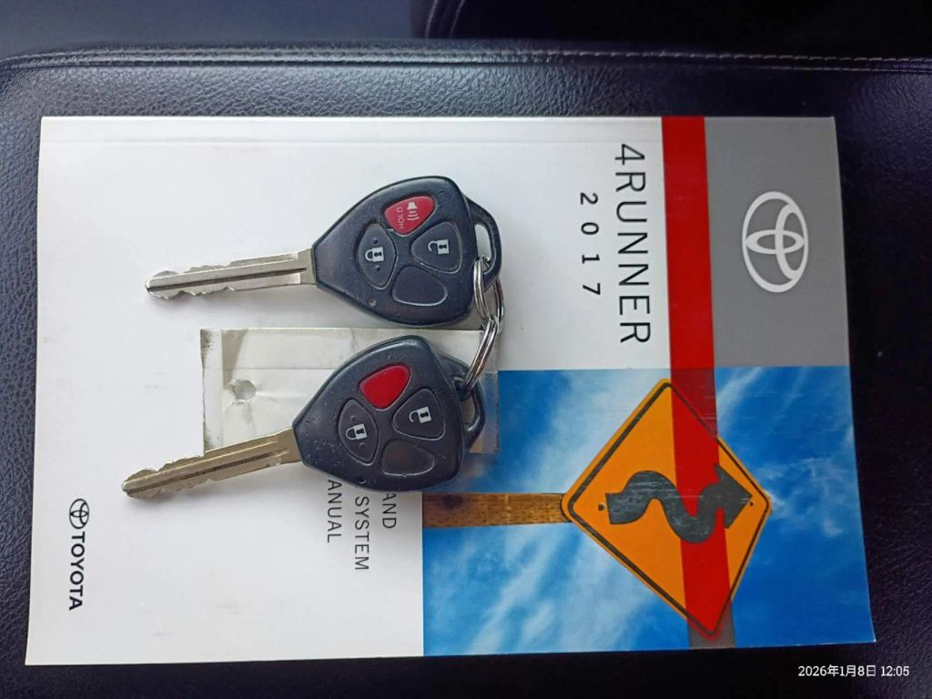 Toyota 4Runner SR5 4WD 2017