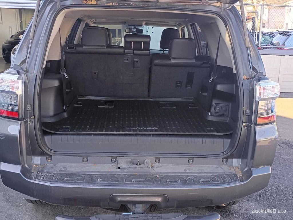 Toyota 4Runner SR5 4WD 2017