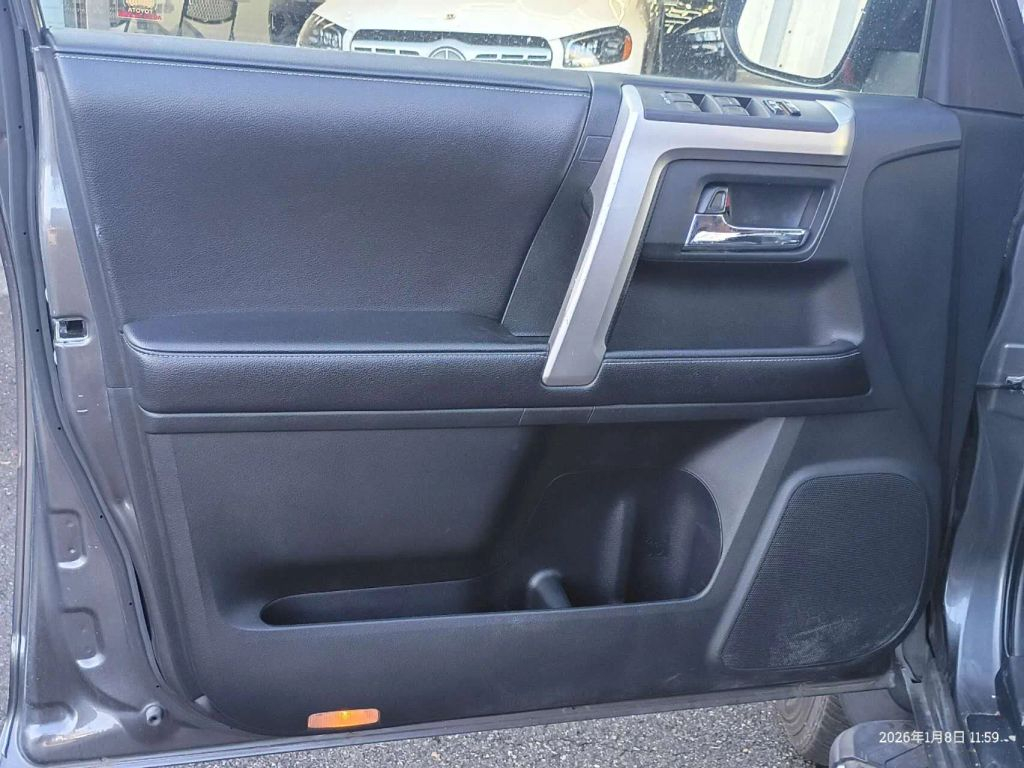 Toyota 4Runner SR5 4WD 2017