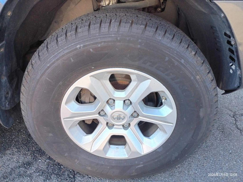 Toyota 4Runner SR5 4WD 2017