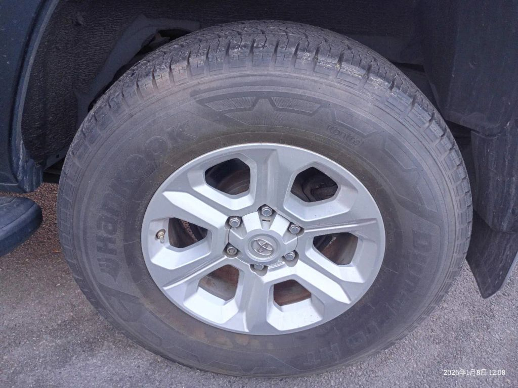 Toyota 4Runner SR5 4WD 2017