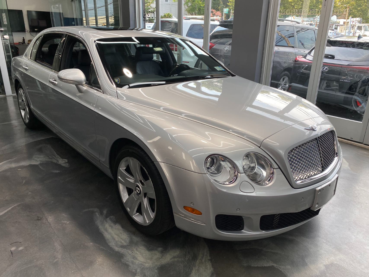 2009 Bentley Continental Flying Spur photo 2