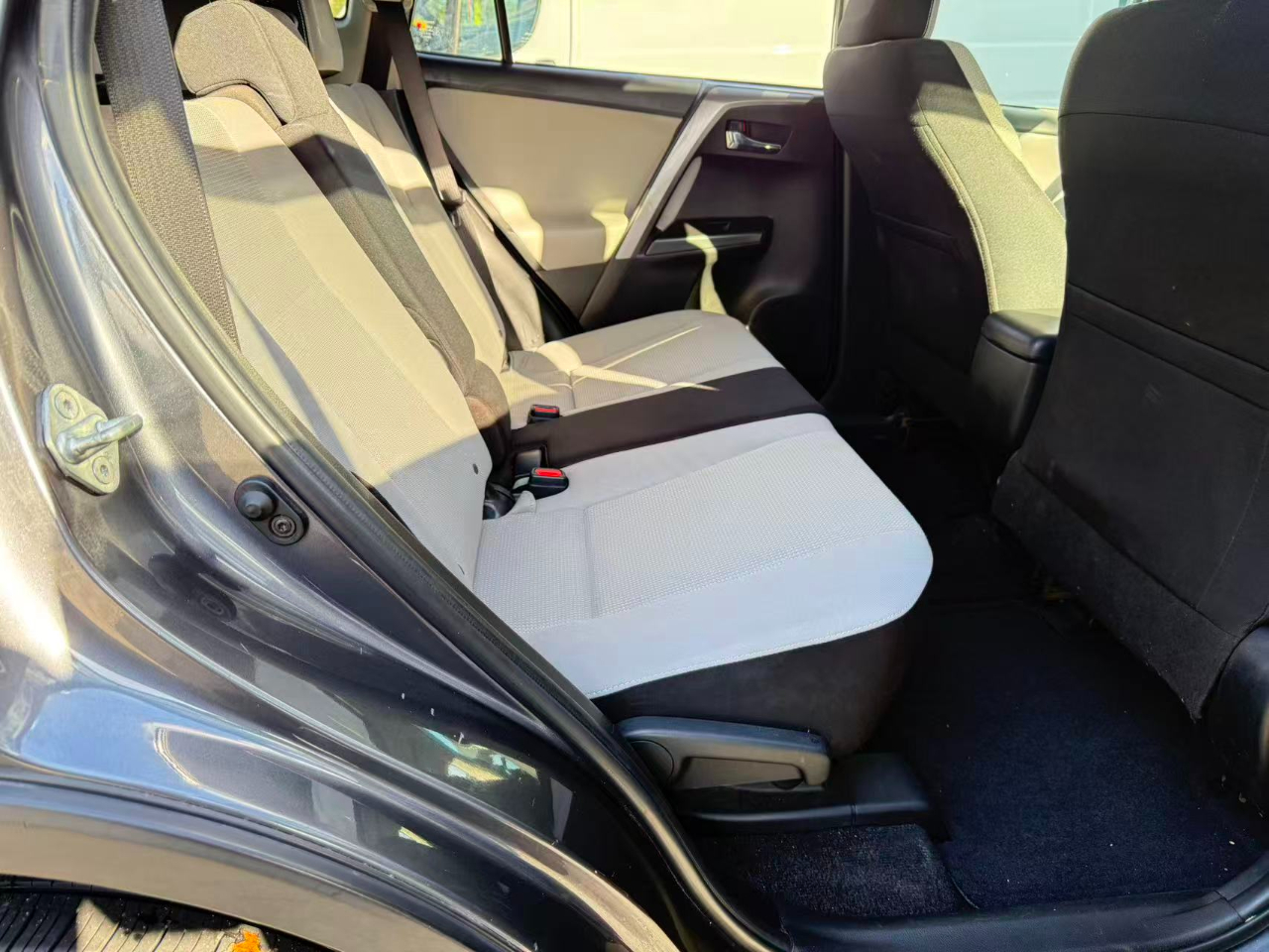 Toyota RAV4 XLE AWD 2016 Toyota RAV4 XLE AWD 2016