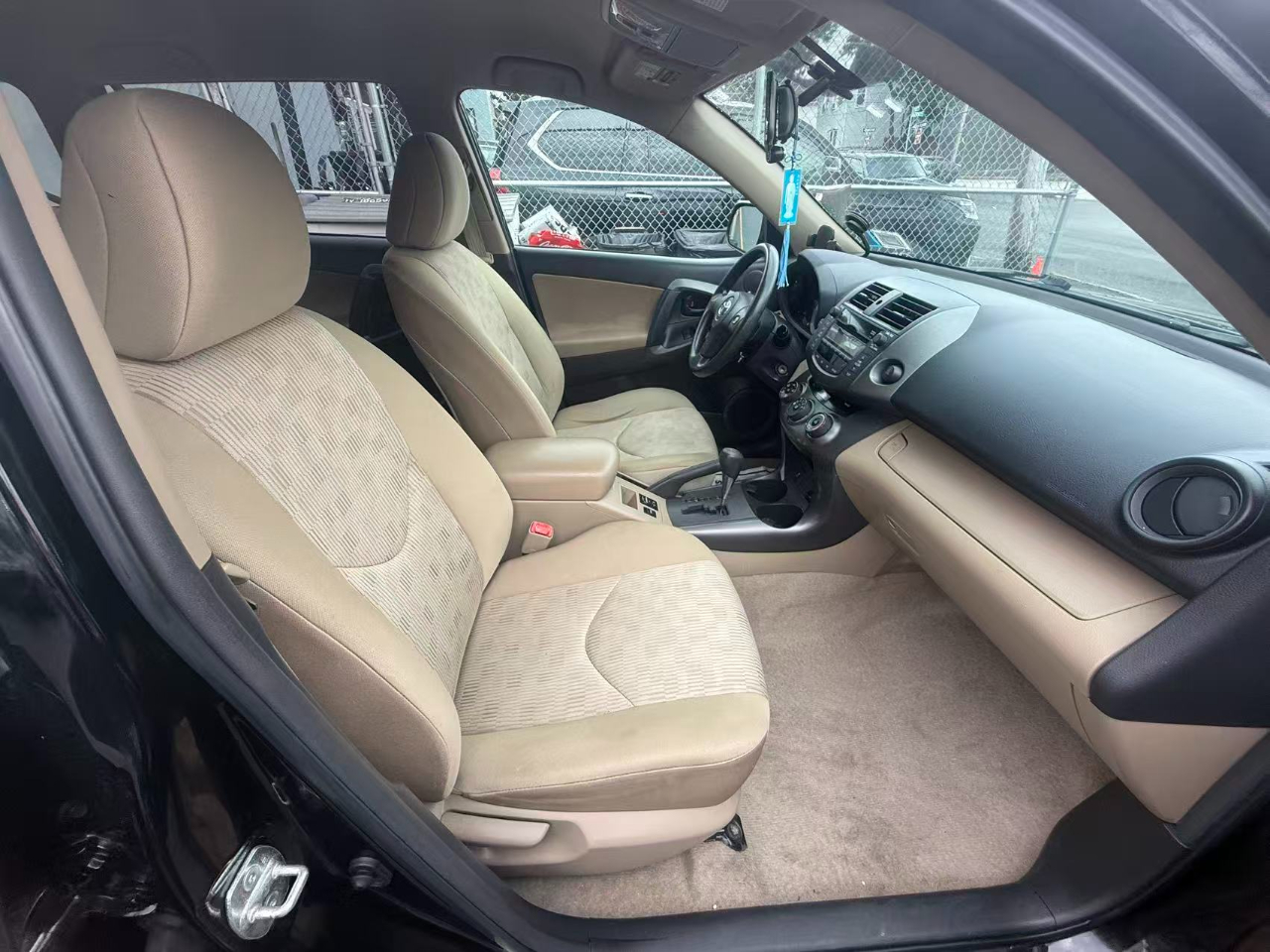 2010 Toyota RAV4 Base photo 4