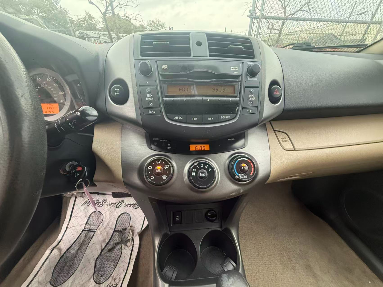 2010 Toyota RAV4 Base photo 8