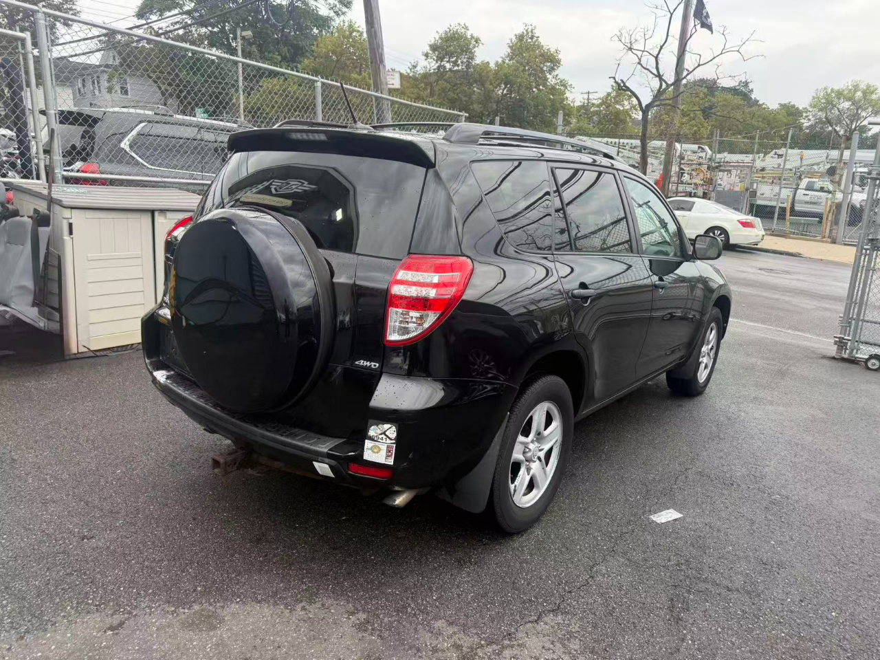 2010 Toyota RAV4 Base photo 13