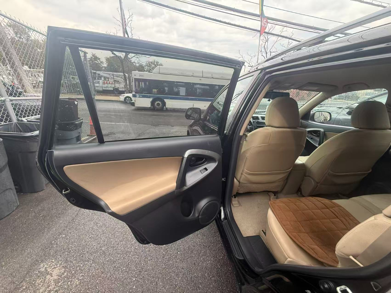 2010 Toyota RAV4 Base photo 20