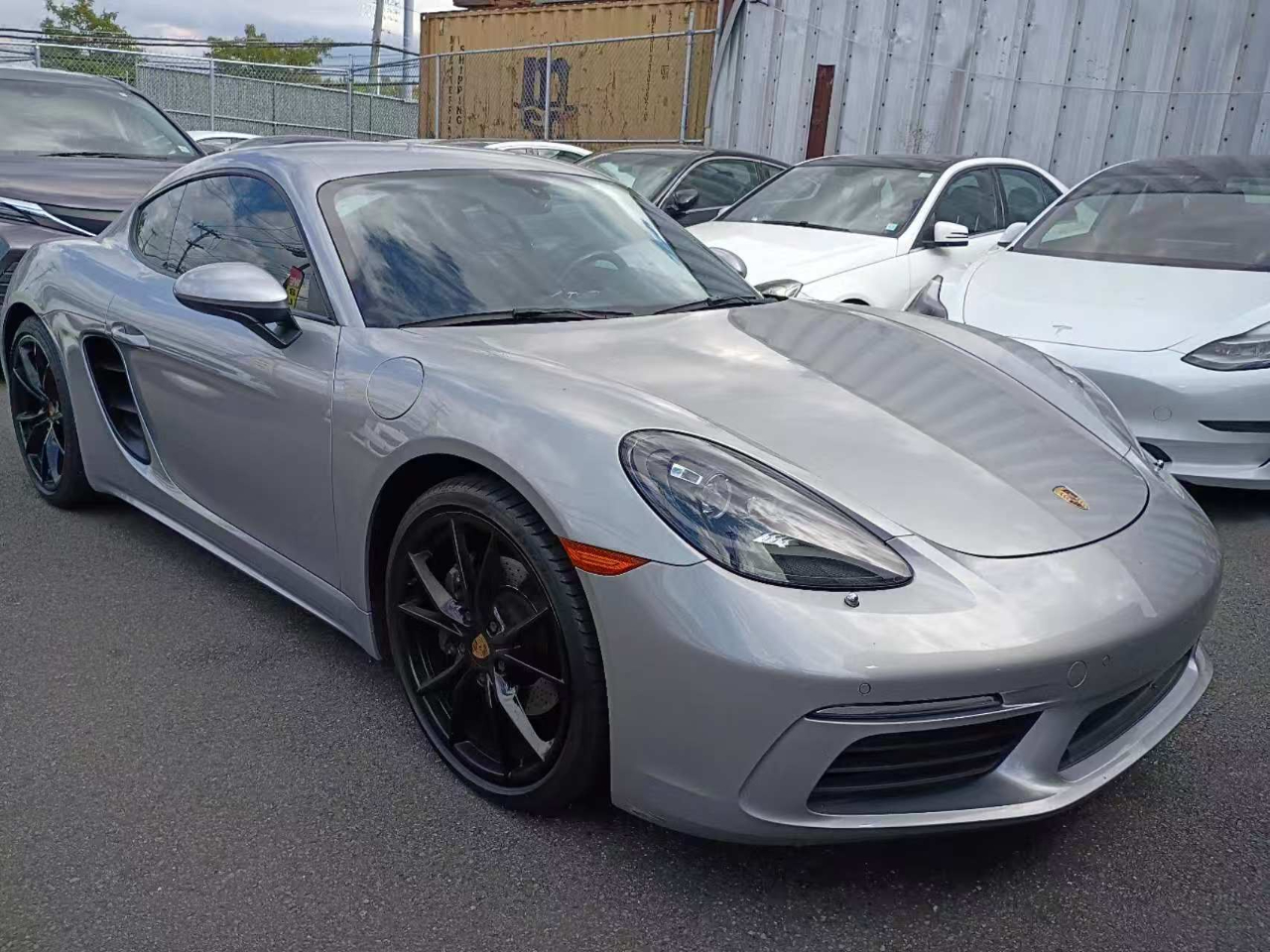 2018 Porsche Cayman photo 3