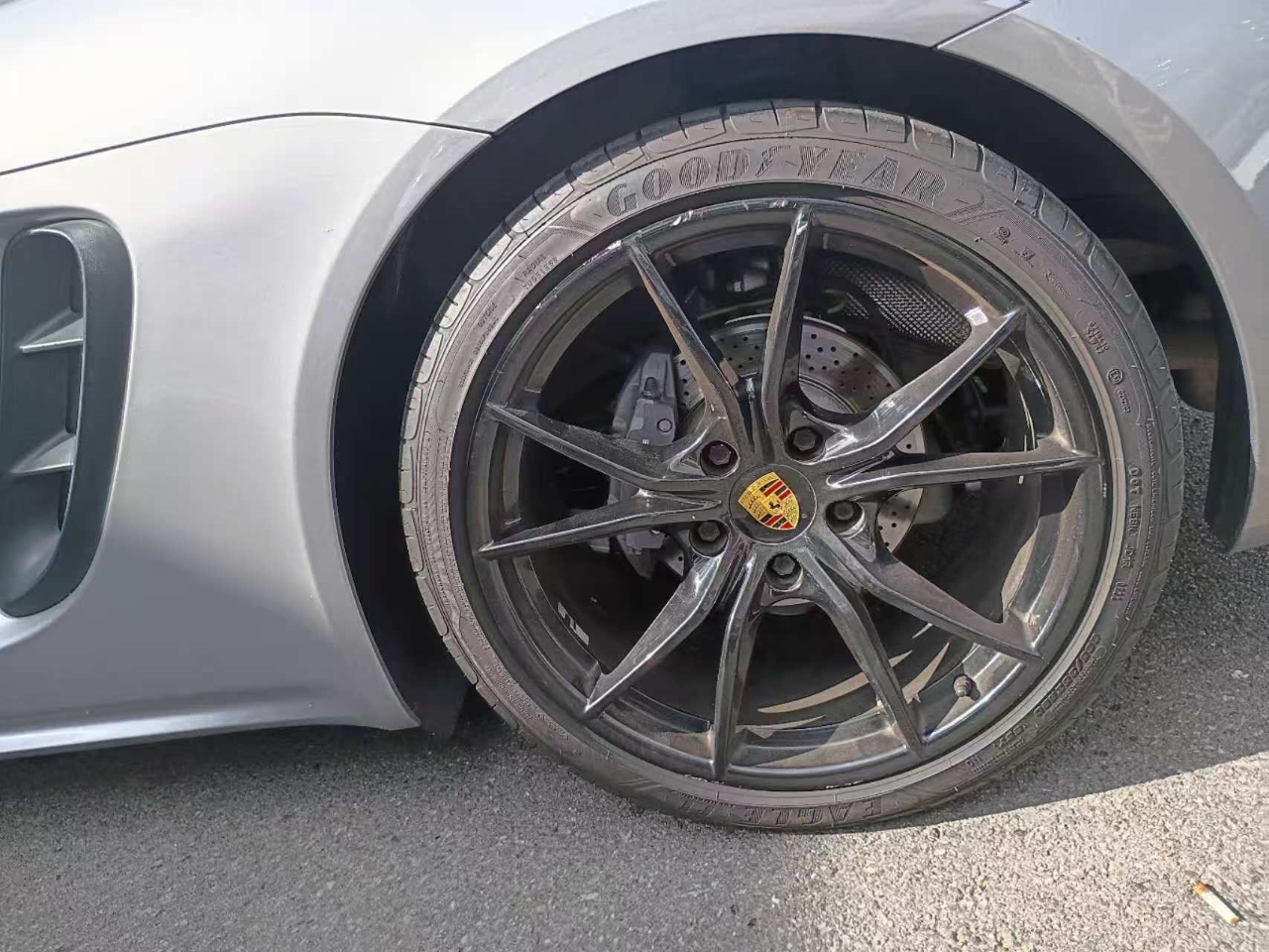 2018 Porsche Cayman photo 20