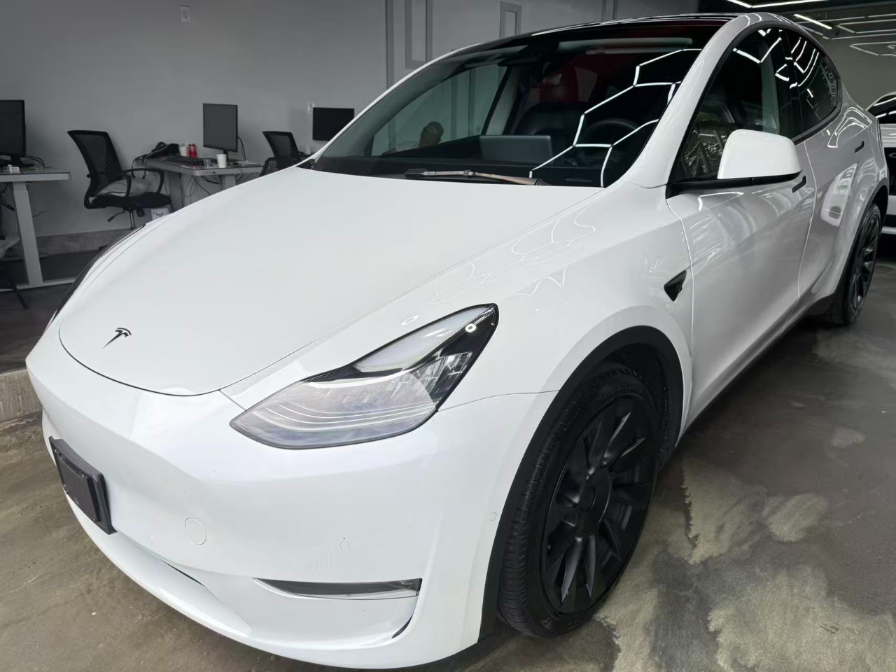 2022 Tesla Model Y Long Range photo 2