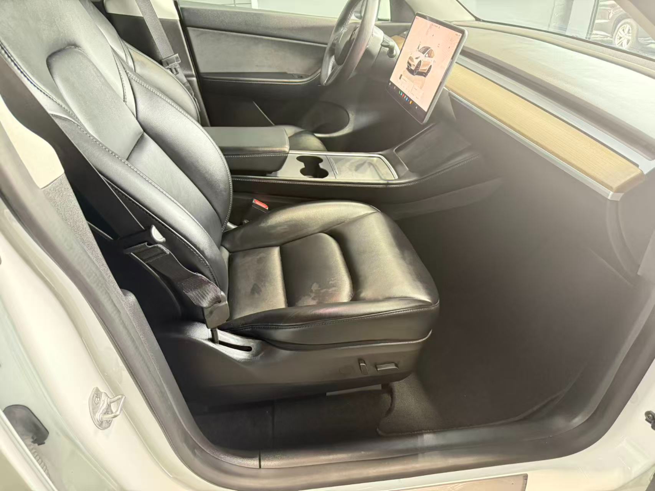 2022 Tesla Model Y Long Range photo 6