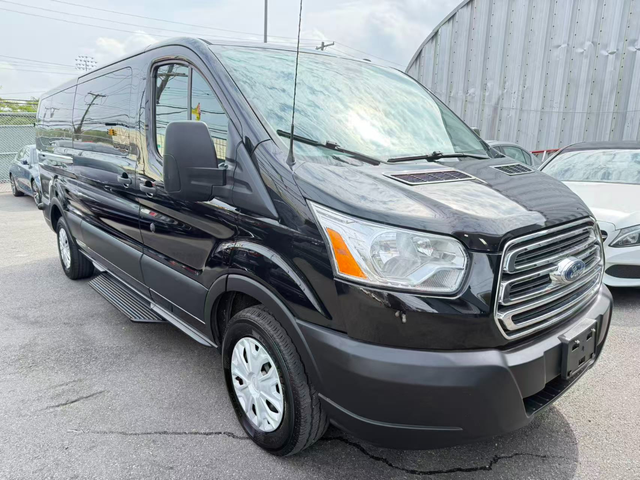 2019 Ford Transit XLT photo 2