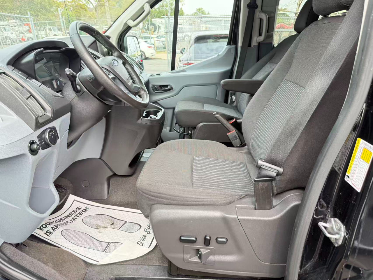 2019 Ford Transit XLT photo 4