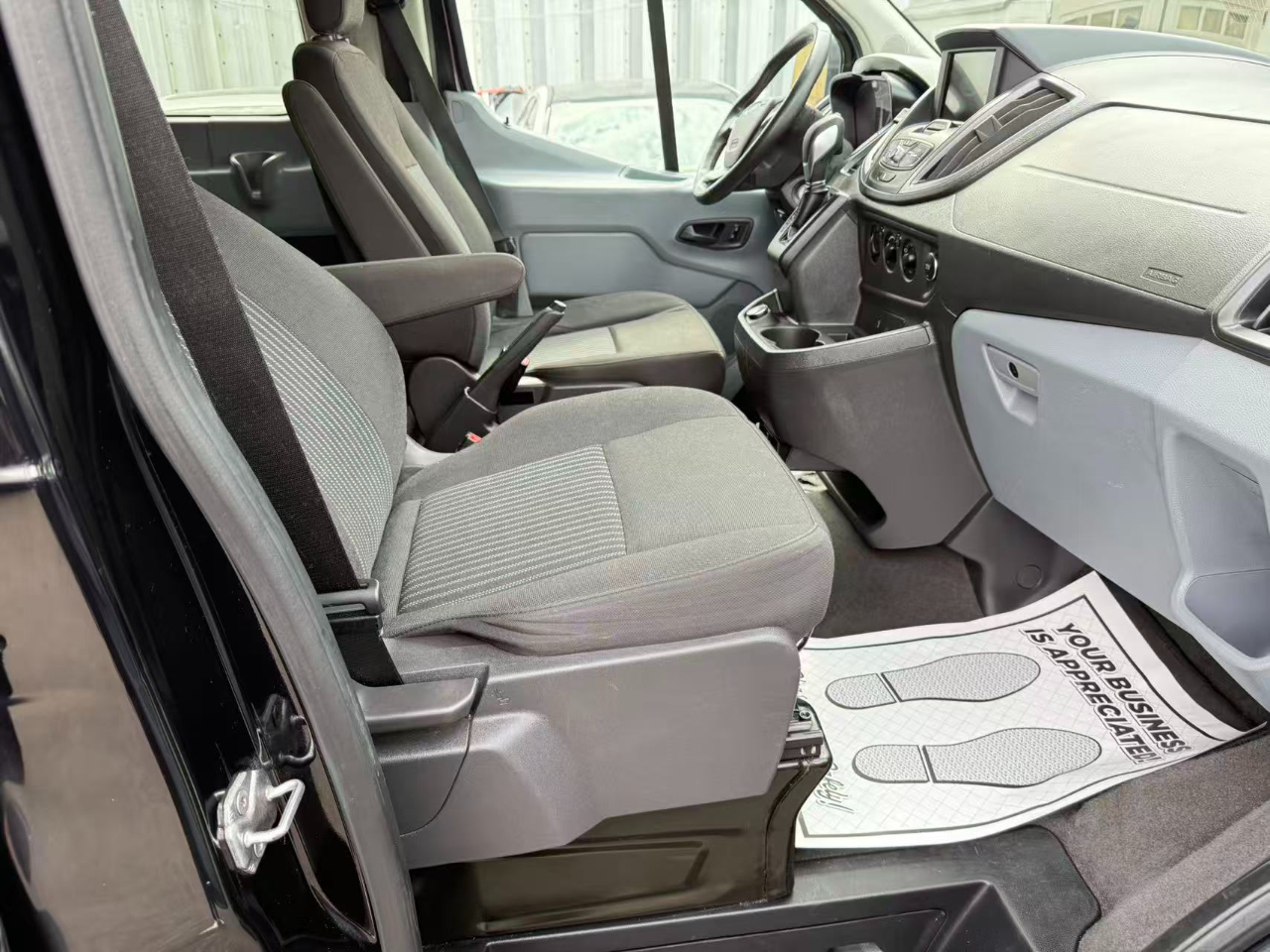 2019 Ford Transit XLT photo 5