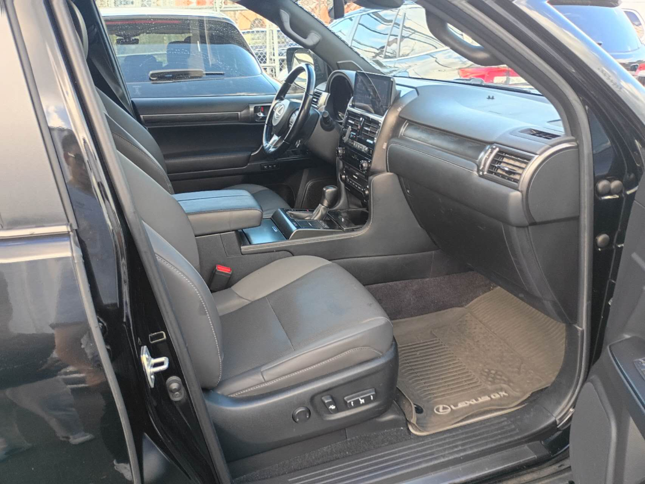 2022 Lexus GX 460 Base photo 2
