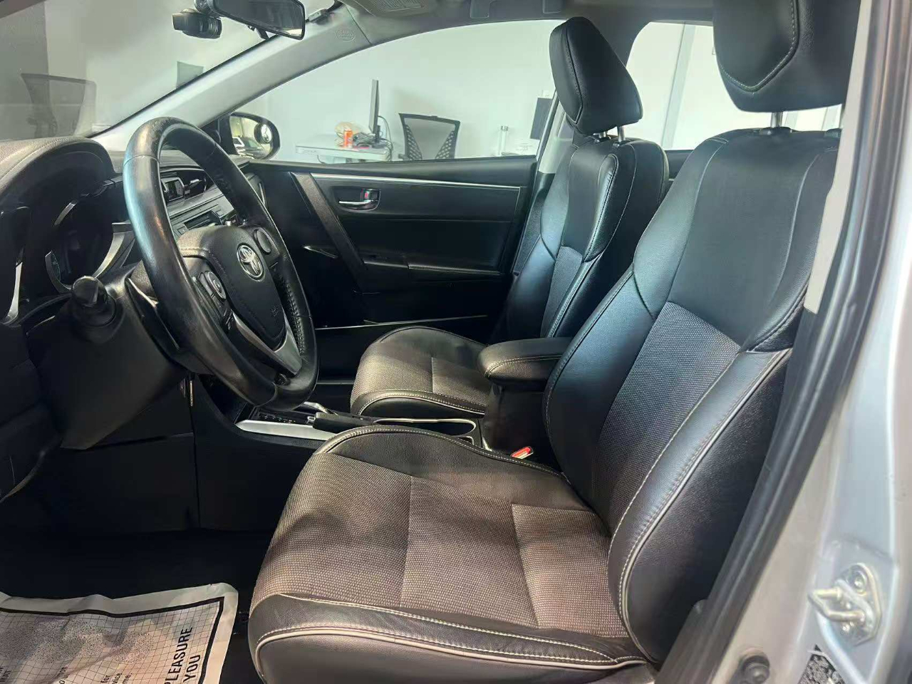 Toyota Corolla S Premium CVT 2015 Toyota Corolla S Premium CVT 2015