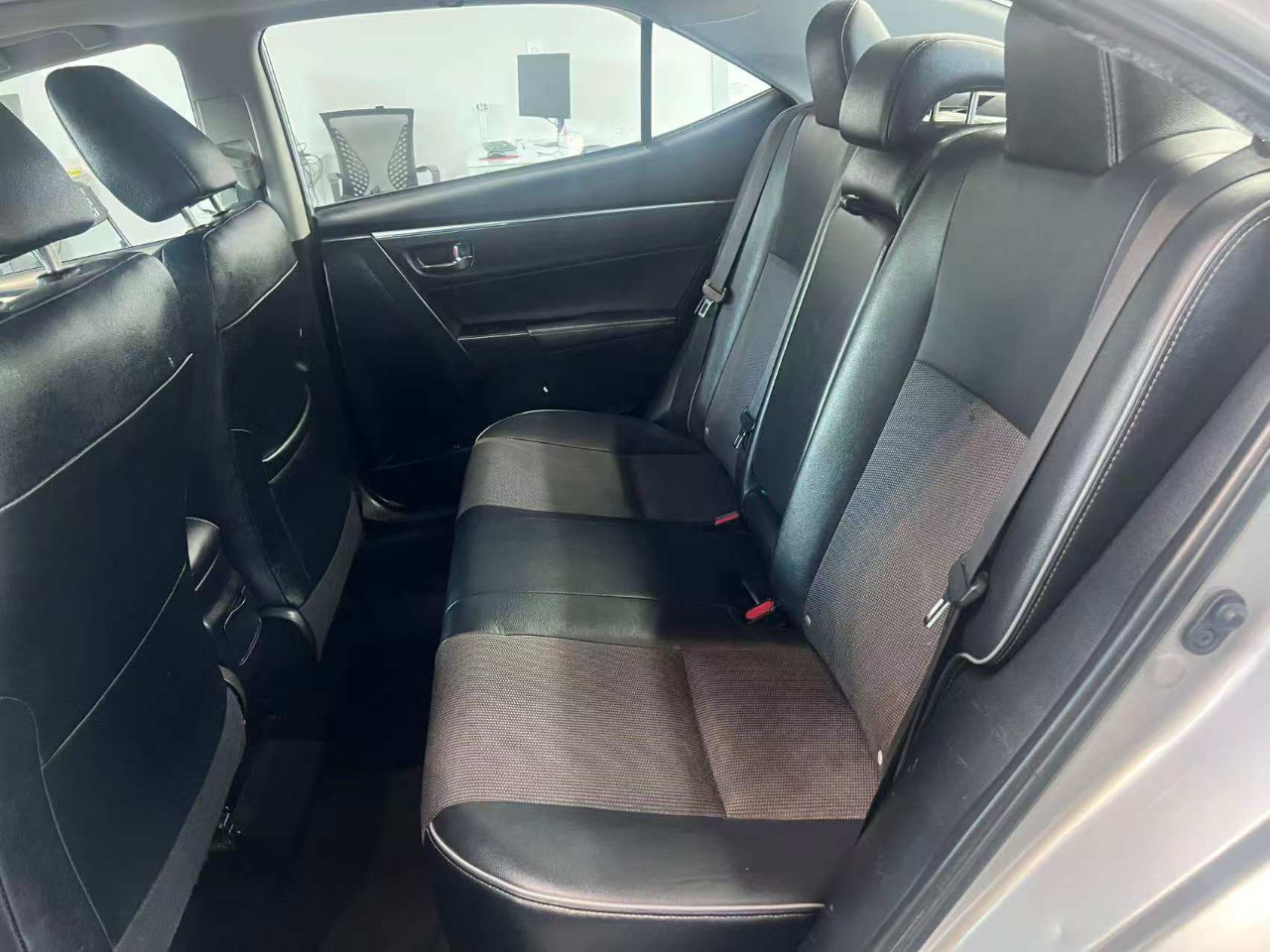 Toyota Corolla S Premium CVT 2015 Toyota Corolla S Premium CVT 2015