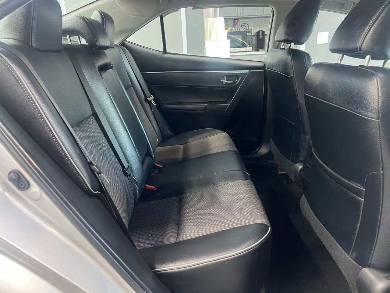 Toyota Corolla S Premium CVT 2015 Toyota Corolla S Premium CVT 2015