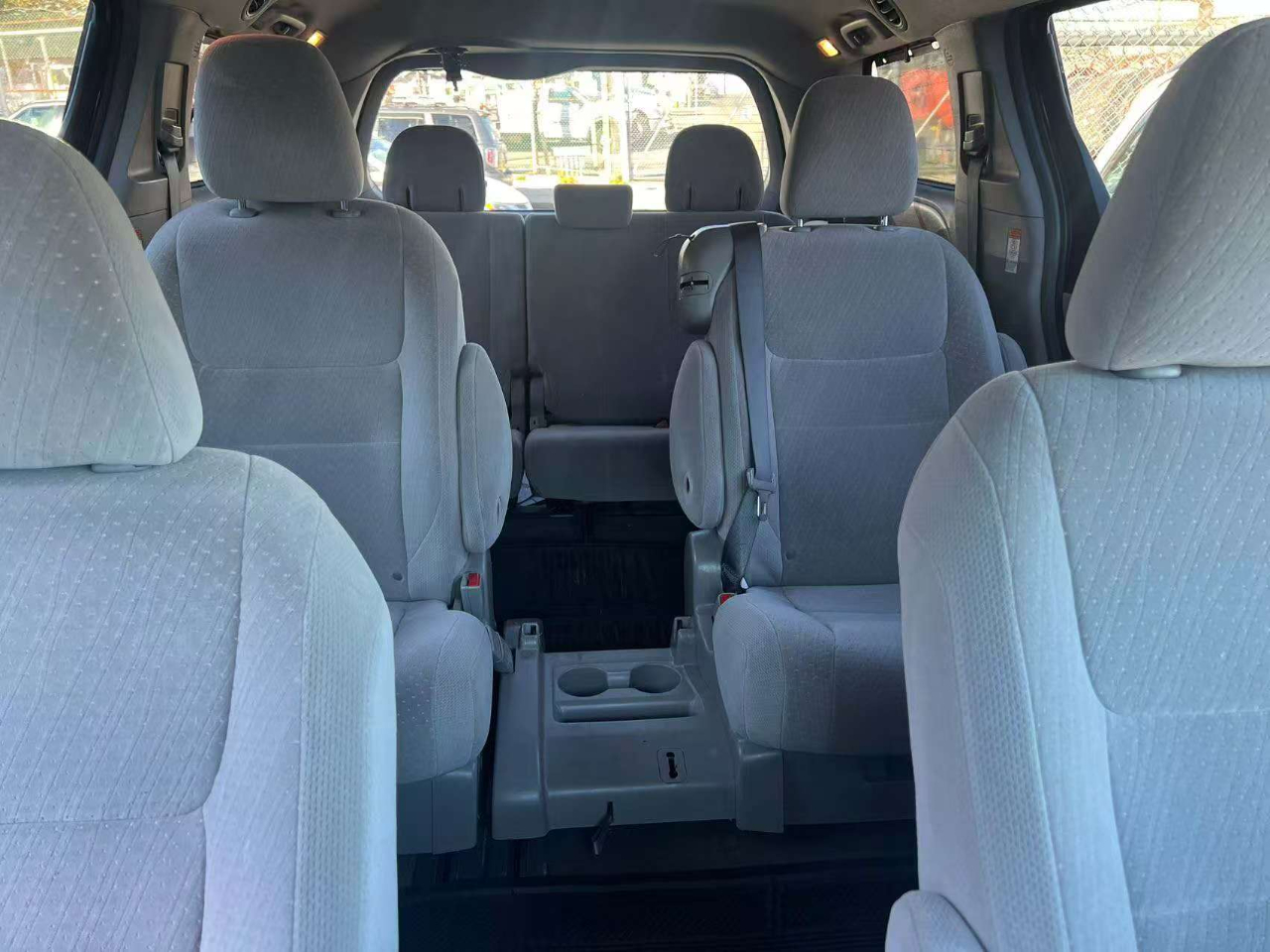 Toyota Sienna LE FWD 8-Passenger V6 2015 Toyota Sienna LE FWD 8-Passenger V6 2015