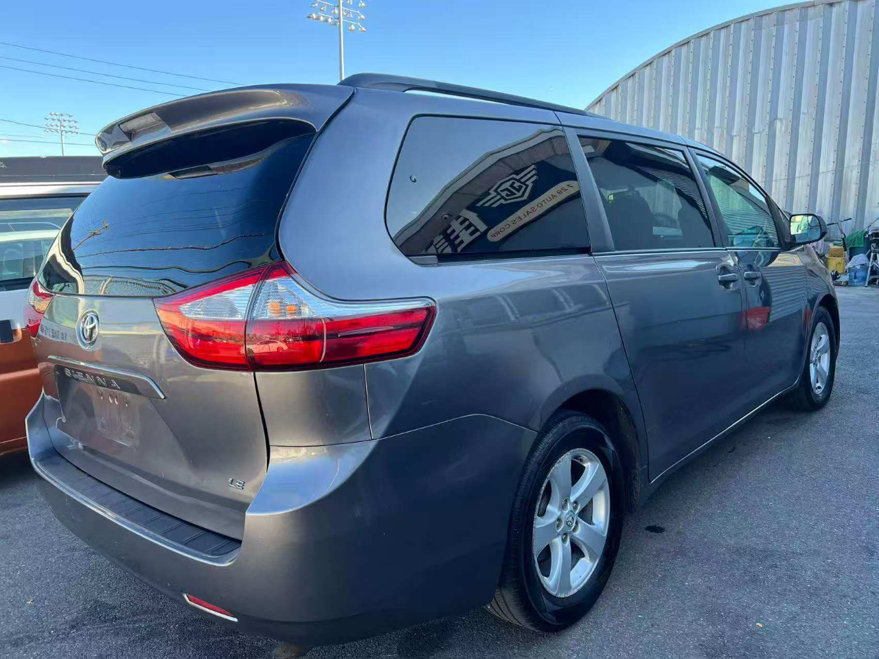 Toyota Sienna LE FWD 8-Passenger V6 2015 Toyota Sienna LE FWD 8-Passenger V6 2015