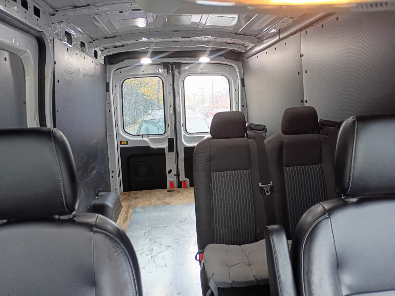 Ford Transit 250 Van Med. Roof w/Sliding Pass. 148-in. WB 2020 Ford Transit 250 Van Med. Roof w/Sliding Pass. 148-in. WB 2020