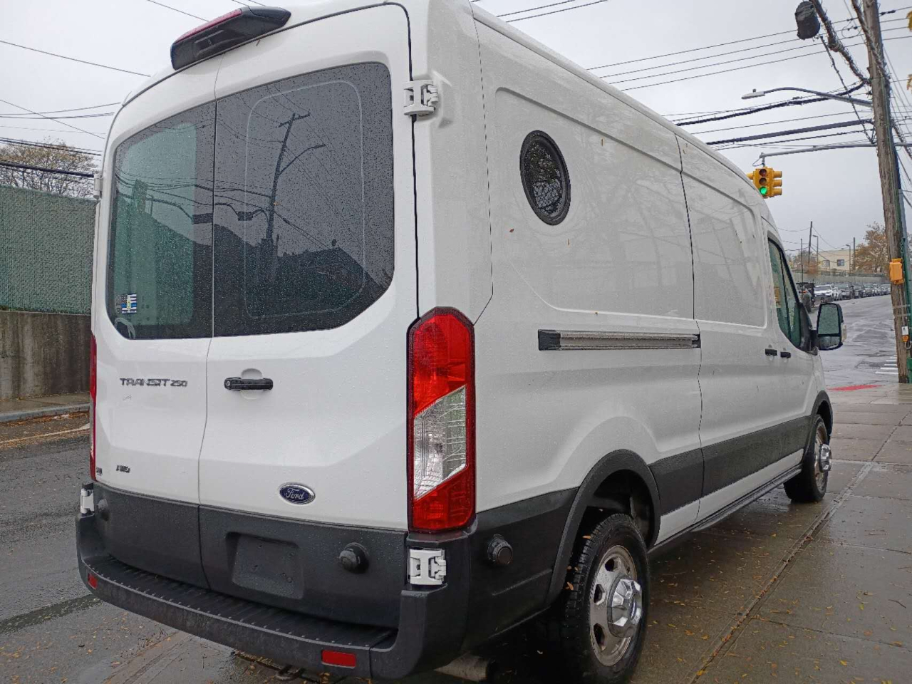 Ford Transit 250 Van Med. Roof w/Sliding Pass. 148-in. WB 2020 Ford Transit 250 Van Med. Roof w/Sliding Pass. 148-in. WB 2020