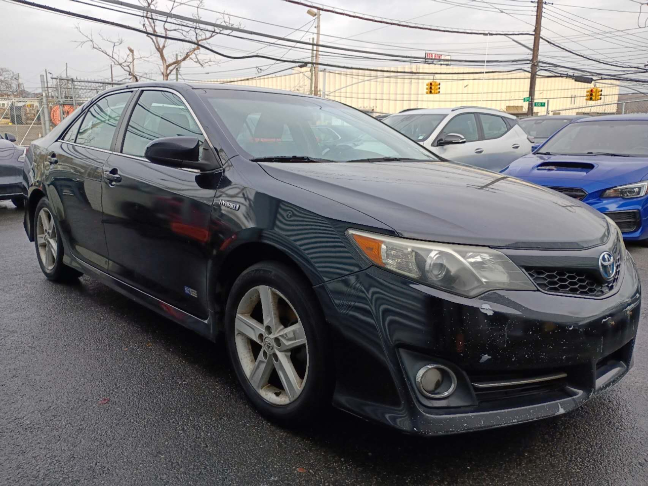 2014 Toyota Camry Hybrid XLE photo 2
