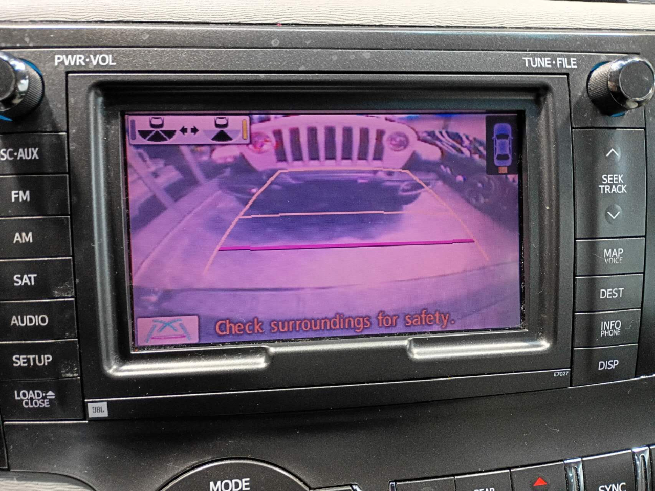 Toyota Sienna XLE AWD 7-Pass V6 2011