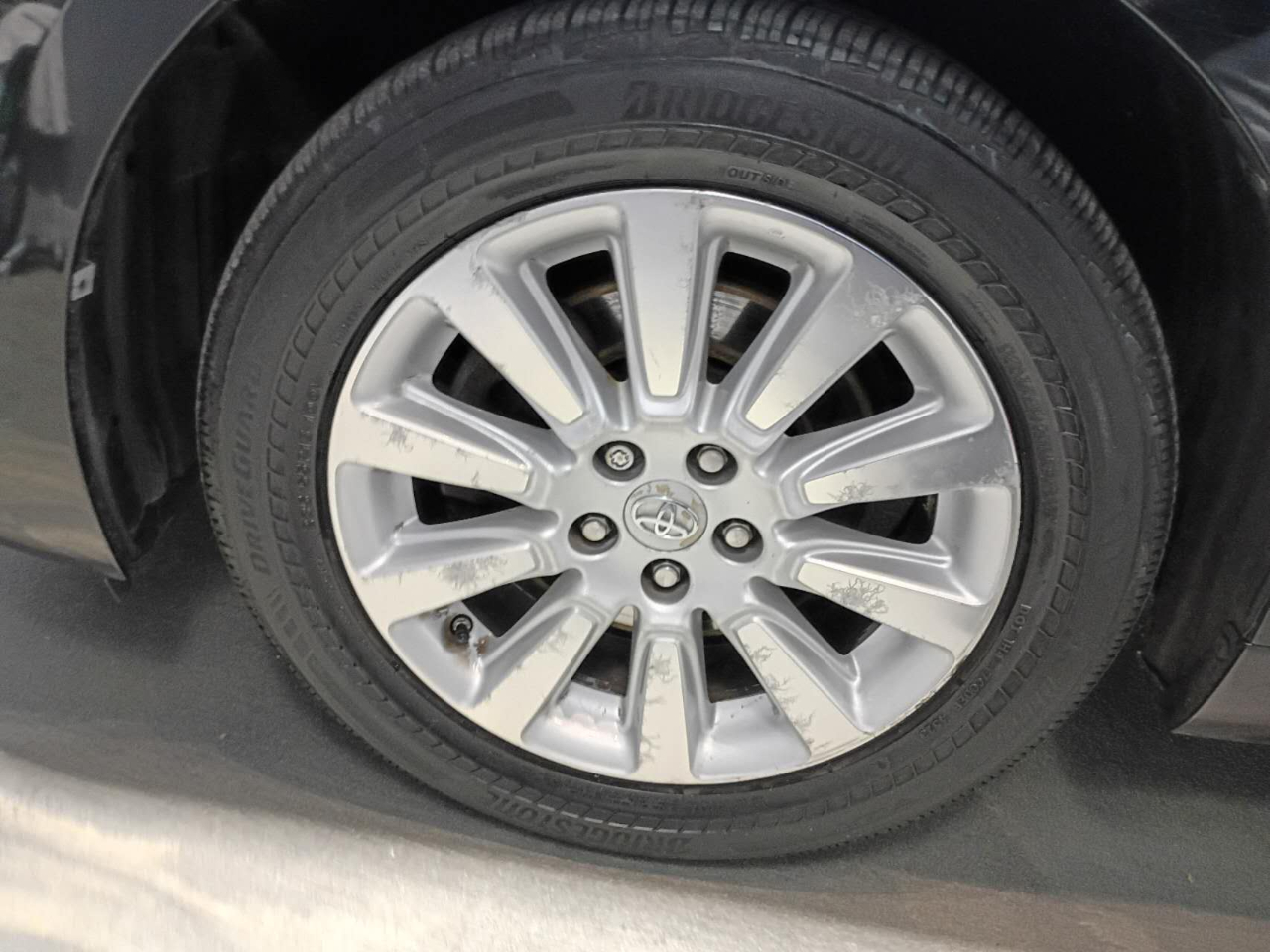 Toyota Sienna XLE AWD 7-Pass V6 2011