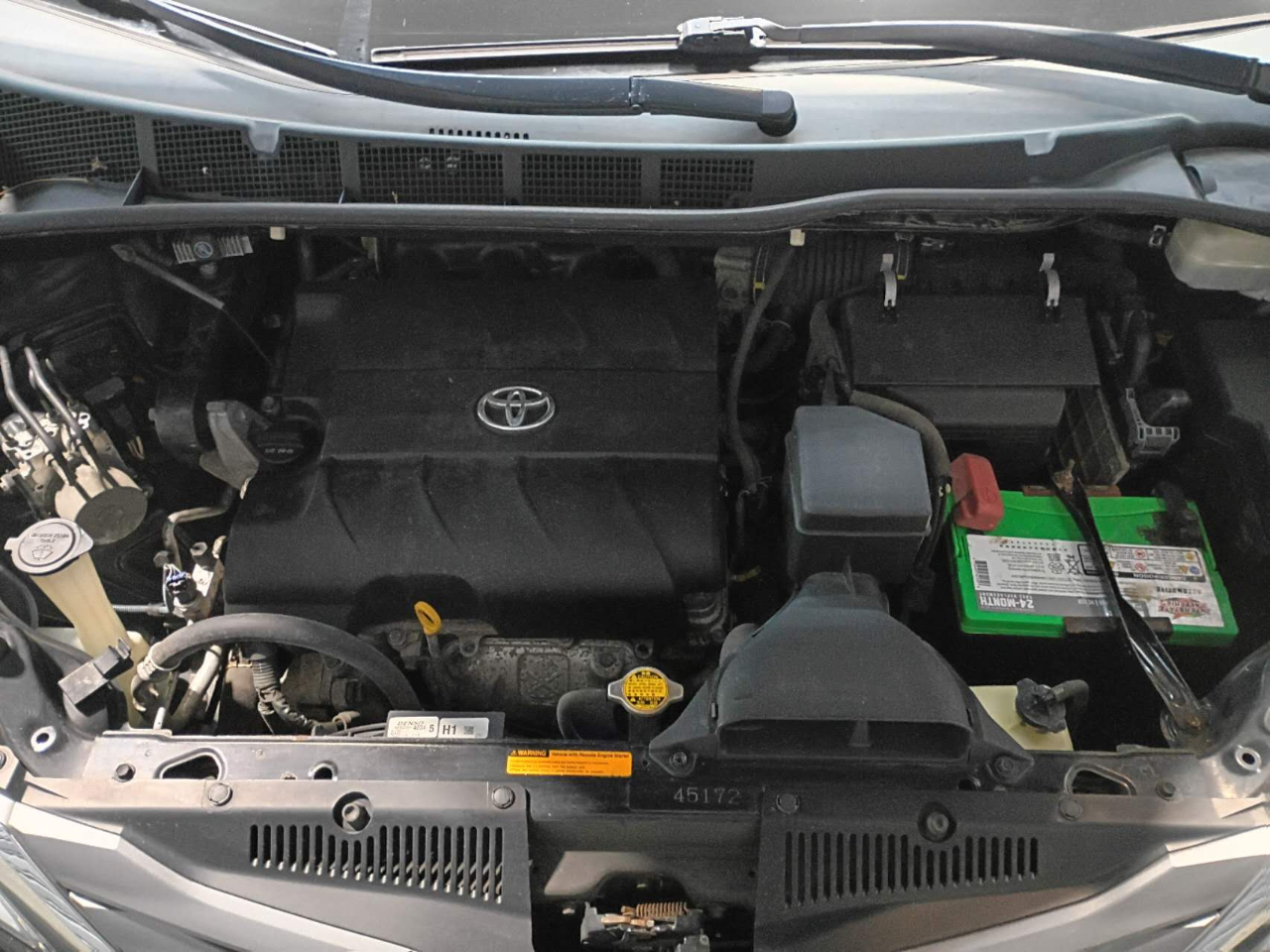 Toyota Sienna XLE AWD 7-Pass V6 2011