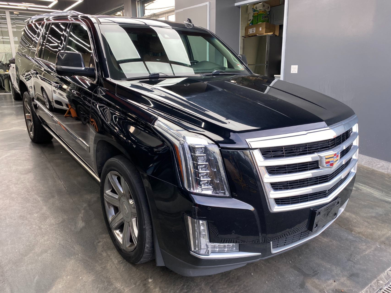 Cadillac Escalade ESV Premium 4WD 2017