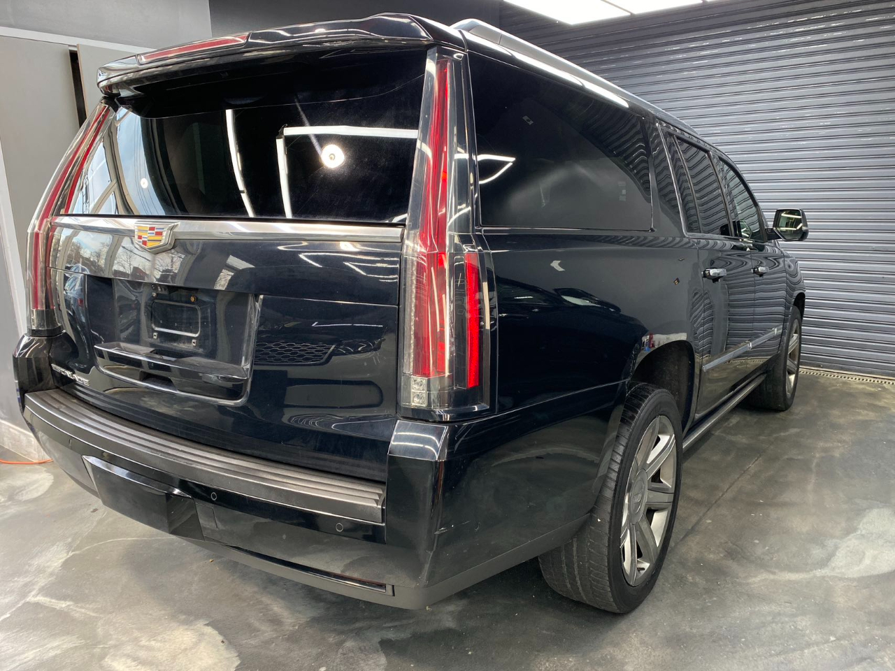 Cadillac Escalade ESV Premium 4WD 2017