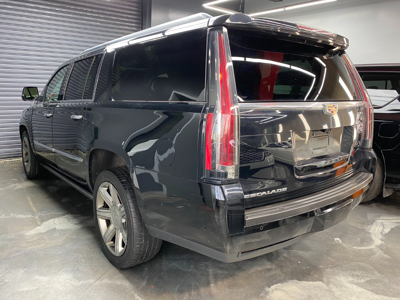 Cadillac Escalade ESV Premium 4WD 2017