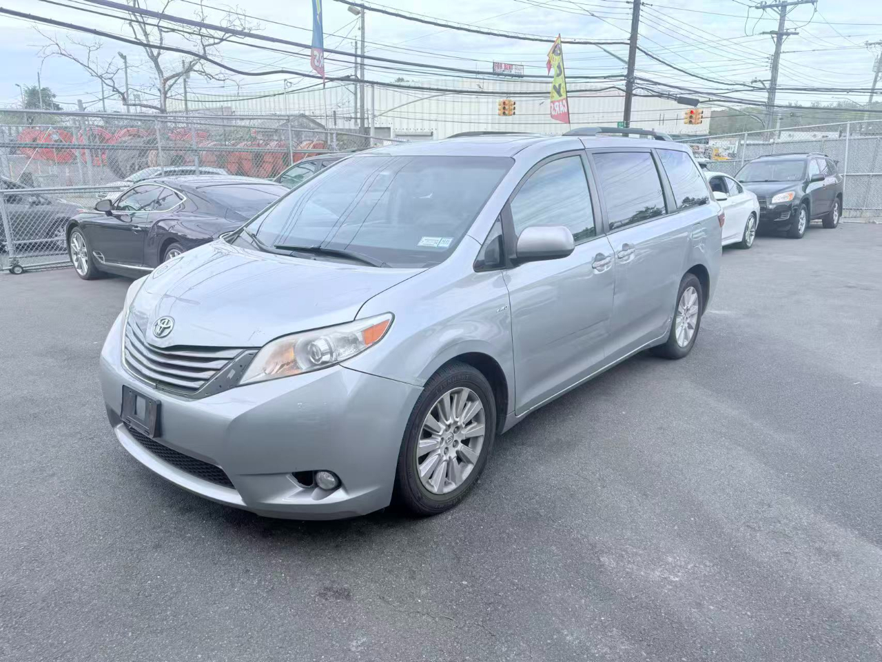 Toyota Sienna Limited AWD 7-Passenger V6 2016