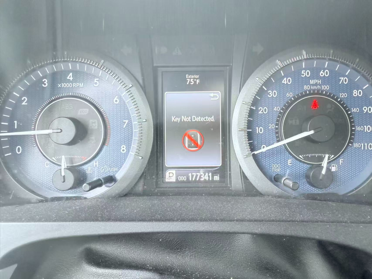 Toyota Sienna Limited AWD 7-Passenger V6 2016