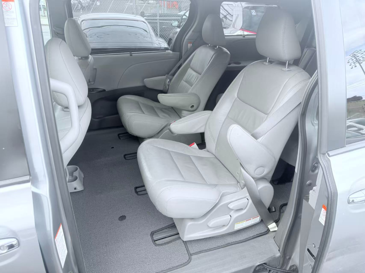 Toyota Sienna Limited AWD 7-Passenger V6 2016