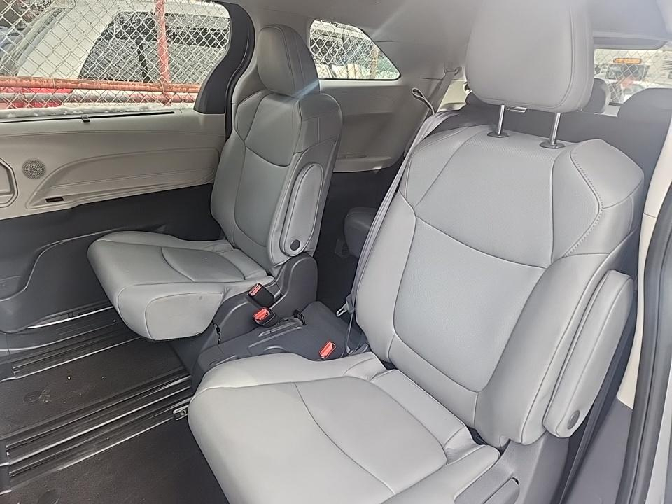 Toyota Sienna XLE 7-Passenger 2021